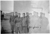 Soldaten vor Gebäude 31, 1941 (Foto: Ortmann)